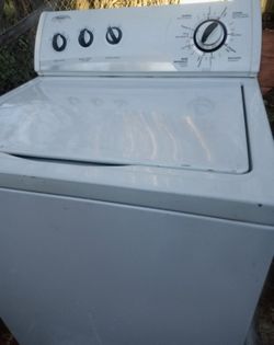 LIKE NEW WHIRLPOOL HEAVY DUTY SUPER CAPACITY WASHER