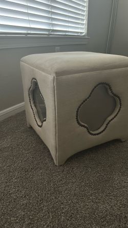 Cream seat