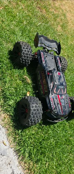 Arrma Kraton 8s
