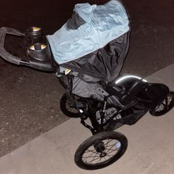 Baby trend  Jogging Trike Stroller  
