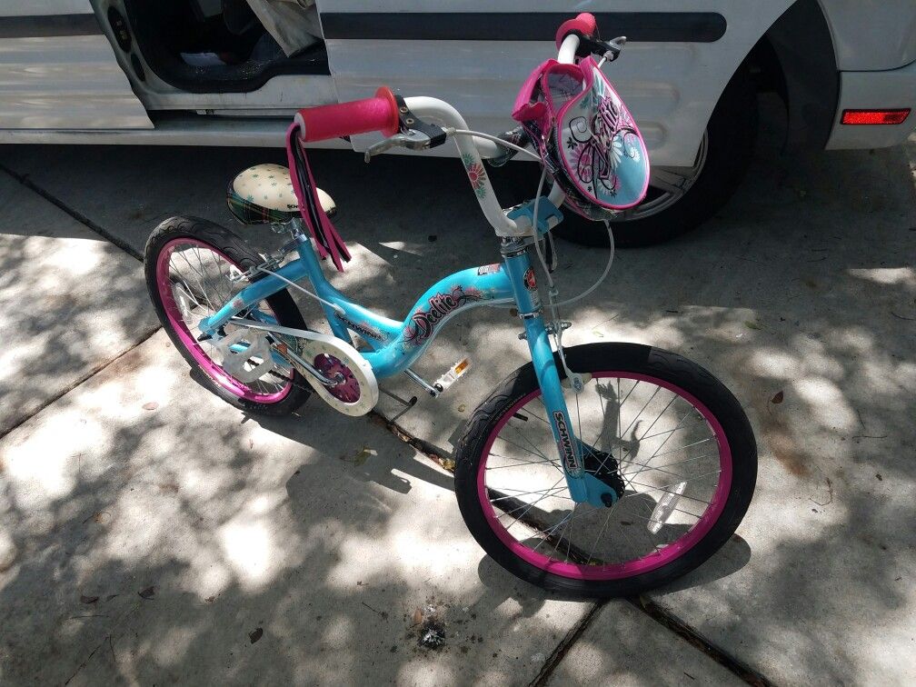 Schwinn girl bike