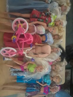 Huge lot of vintage Barbie Make an offer