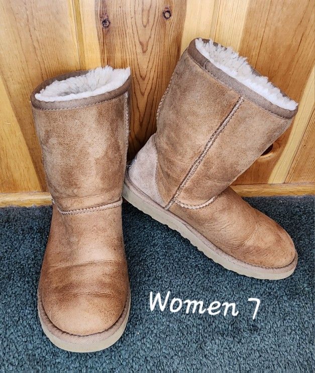 UGG Australia classic boots Women's 7