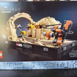 LEGO Star Wars: The Phantom Menace Mos Espa Podrace Diorama