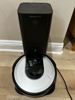 iRobot Roomba i6 Robot Vacuum with Auto-Empty Base