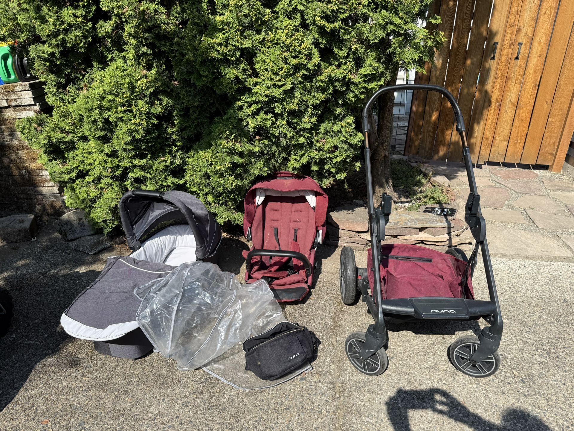 Nuna Travel System – Stroller, Bassinet, Accessories – Gently Used!