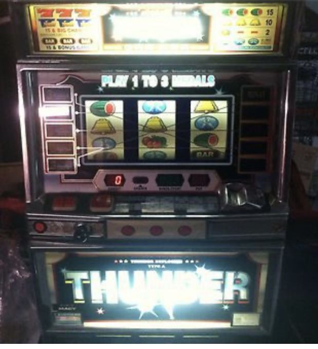 1989 Macy “Type a Thunder” Slot machine