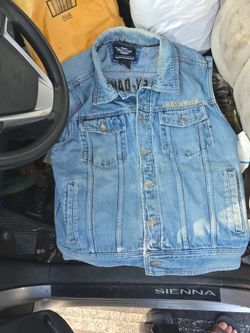 Vintage Harley-Davidson Biker Vest with Embroidered Back Logo.