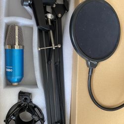 New Studio Mic Kit With Shock Mount And Other Accessories