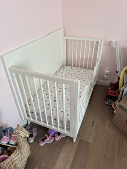 Toddler Bed - Can Be Converted Into A Crib