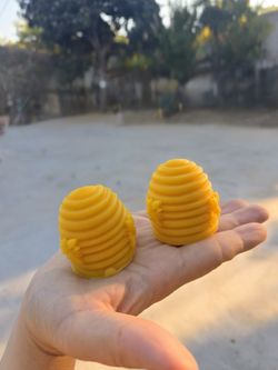 100% Pure American Beeswax Bee Hive Melts.