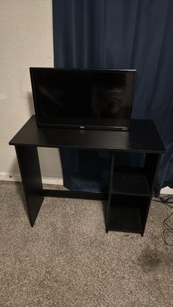 Desk + Onn Roku TV