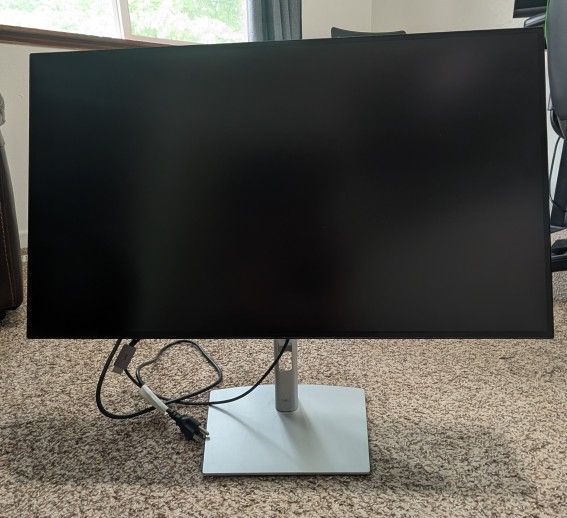 Used Excellent Condition - Dell UltraSharp 27 Monitor (U2722D) 27-inch QHD with 2560x1440 Resolution, Comfortview Plus, Infinity Edge
