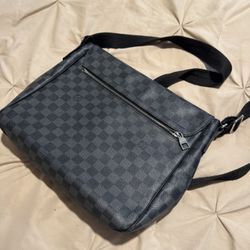 Louis Vuitton Damier Message Bag
