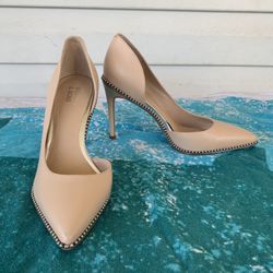 BLEECKER & BOND SIZE 7M WOMEN'S BEIGE SOLID PUMP SHOES