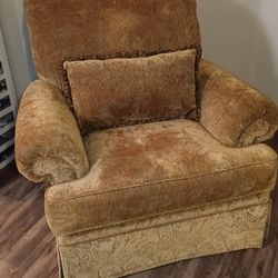 Oversized Comfortable Arm Club Chair 