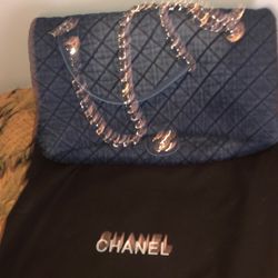 Xl Quilted Jean https://offerup.com/redirect/?o=QmFnLk5ldw==