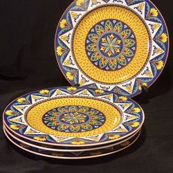 Carlos Santa 4 pieces Salad Plates. New