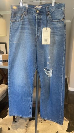 NWT Womens Levi’s Size 32x27