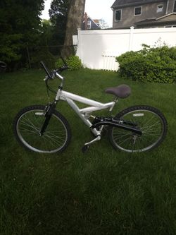 Catapult Equator 26 Mountain Bike for Sale in Massapequa Park NY OfferUp