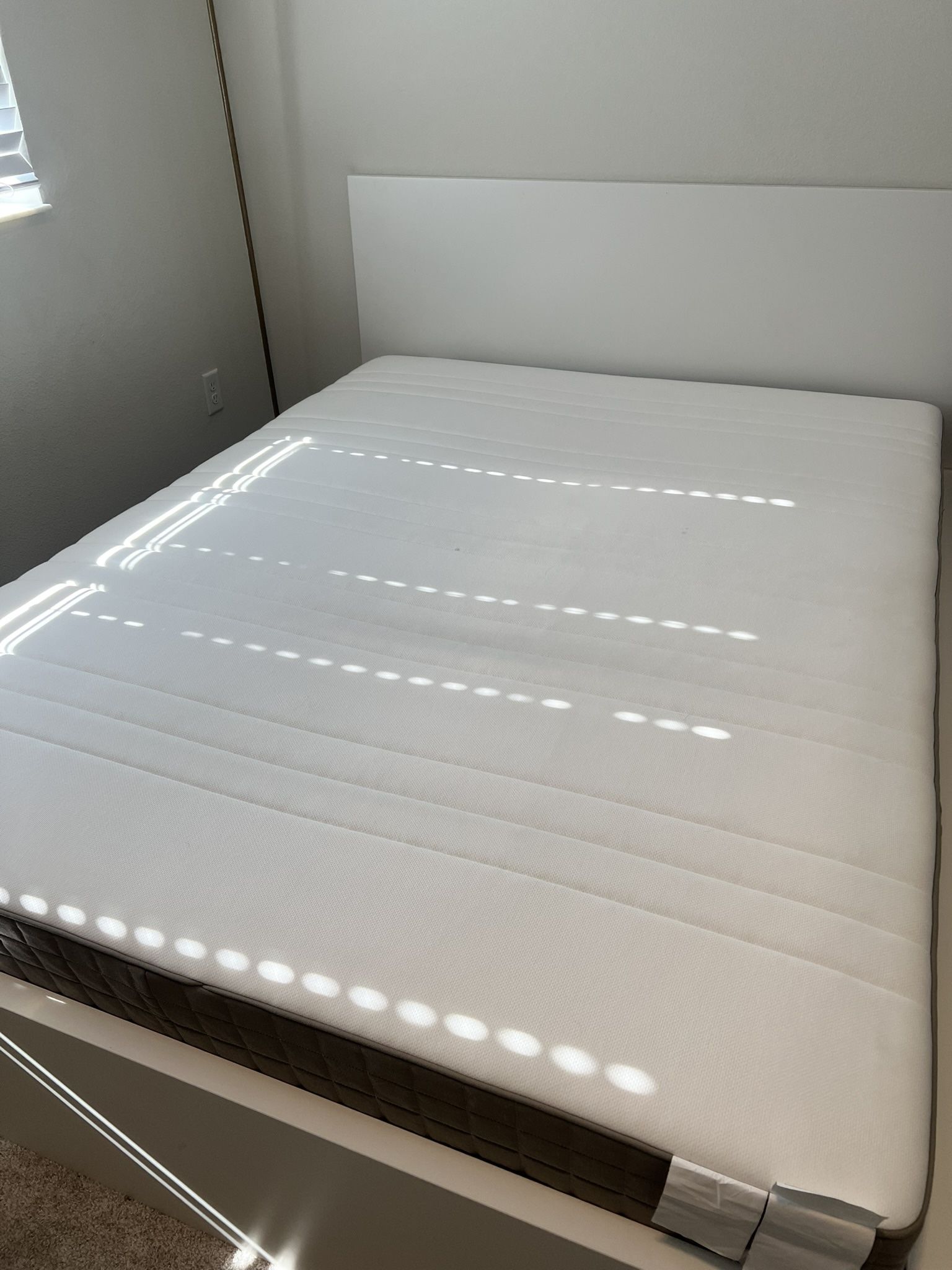 IKEA MALM Size Queen = White Bed Frame + Hybrid Matteess