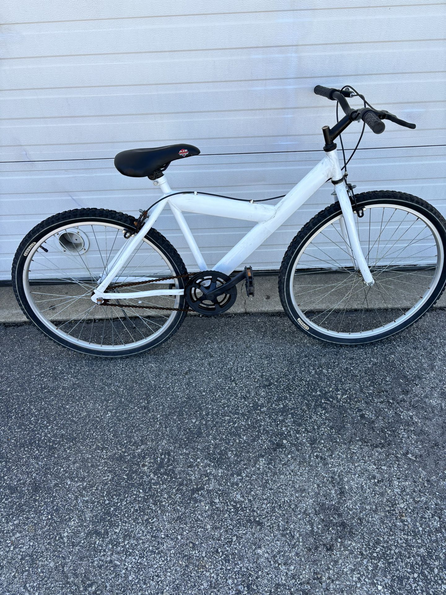 Razor 2000 26” Bike White