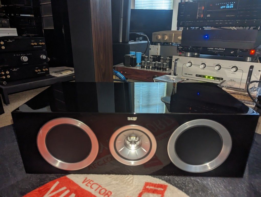 Audiophile Kef R600c