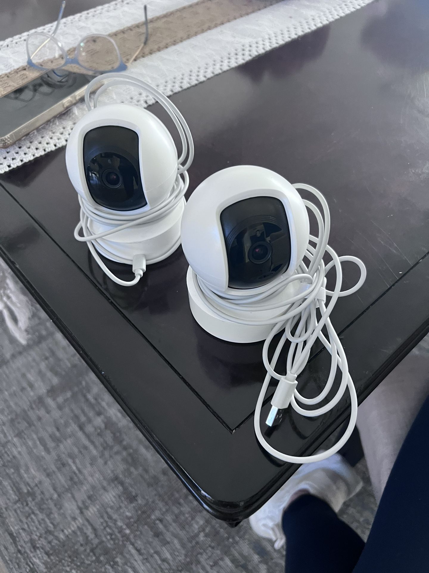 2 Wireless Cameras