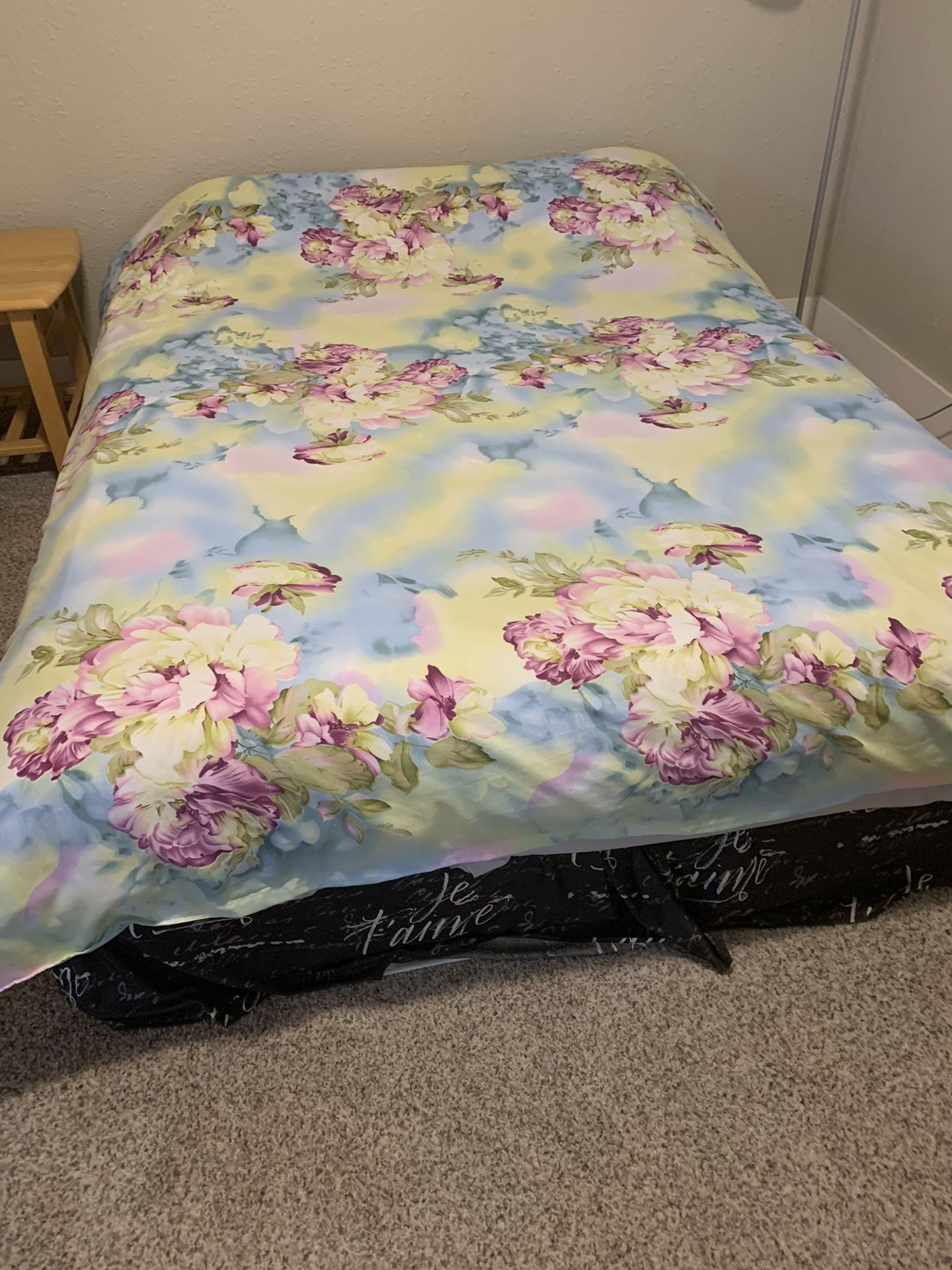 Queen mattress with box