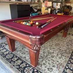 Classy 8’ Pool Table - Brand New Felt  - Can Deliver !