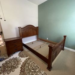 Queen Bed And Nighstand Set 