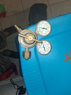 Oxygen regulator