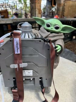 2026 Disney Parks Star Wars Mandalorian and Grogu Jetpack Sipper