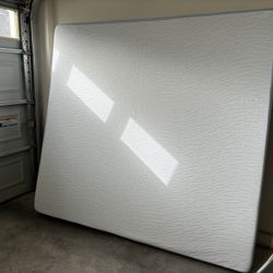 King-Size Zinus Foam Mattress