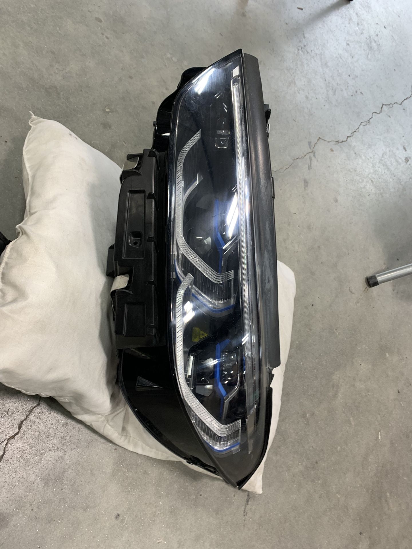2022 BMW 840i Left Headlight