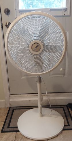 Lasko oscillating stand fan