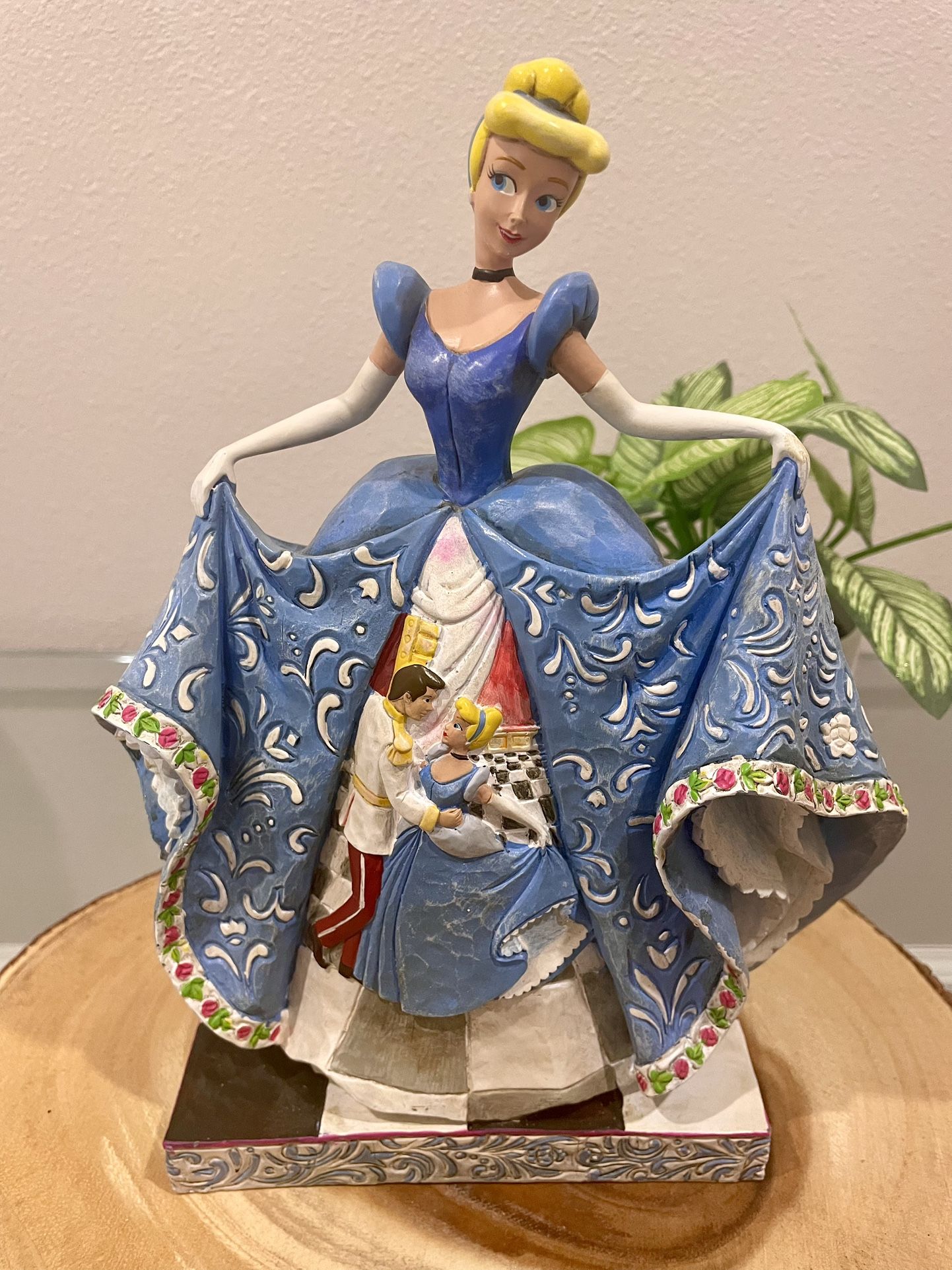 Disney Traditions by Jim Shore Cinderella Figurine "Romantic Waltz"