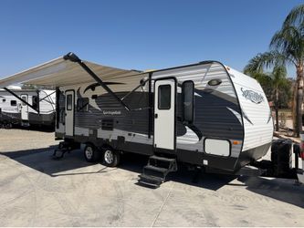 2015 Springdale by keystone 28ft super clean inside and out