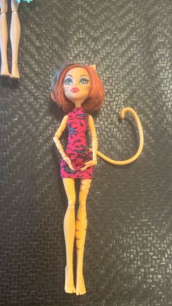 Monster High Freaky Field Trip Toralei Stripe Doll Dress Shoes Tail