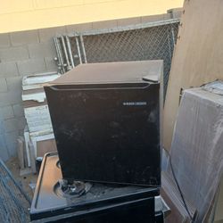 Black & Decker Mini Fridge 