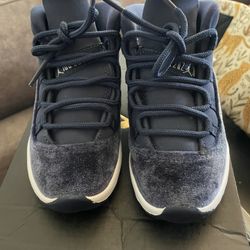 Jordan 11 Midnight Navy Size 9C