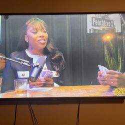 55” Tv w/ Built-in Chromecast