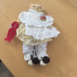 Heirloom Dolls, porcelain cat