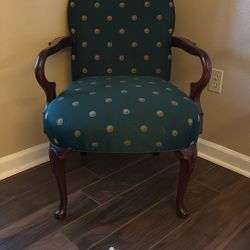 Green Cloth And Wood Chair 