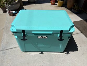 Huge Ice chest