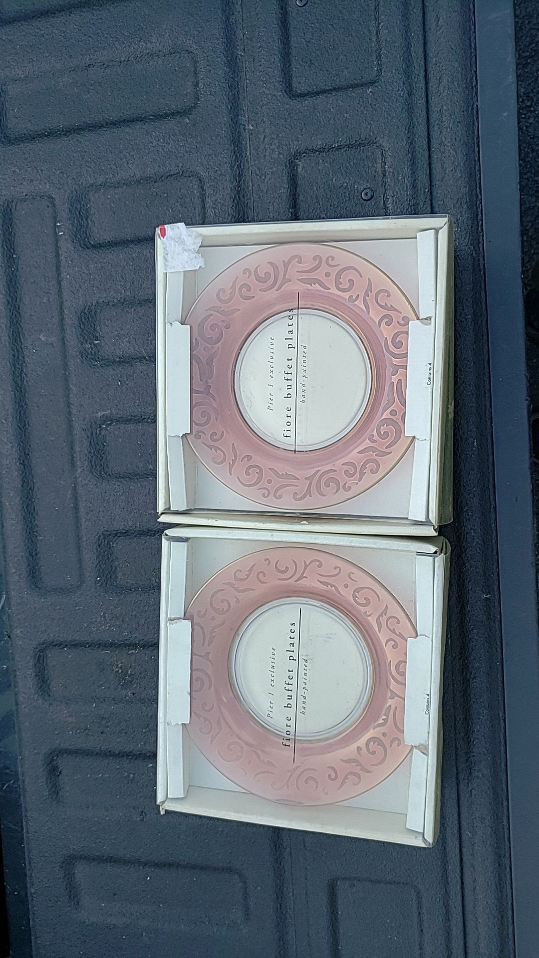 Buffet plates (8)