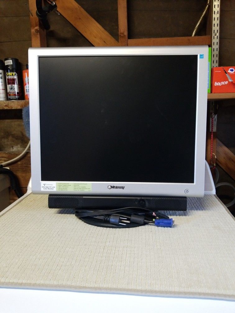 GATEWAY FLAT PANEL MONITOR