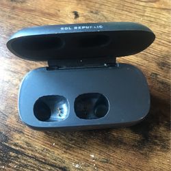 Sol Republic Charging Case