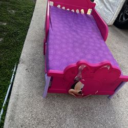 Kids Minnie bed