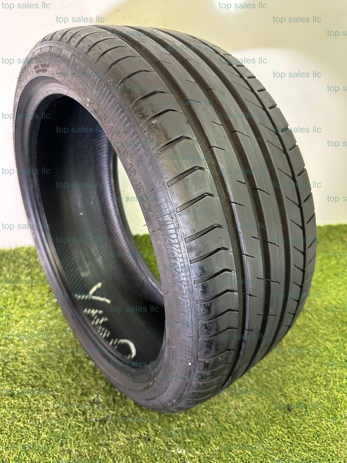 U507 225 40 18 92Y Vredestein Ultrac Pro One Used Tires 85% Life